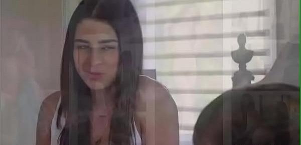 Kenna and Kylie helps each others orgasm